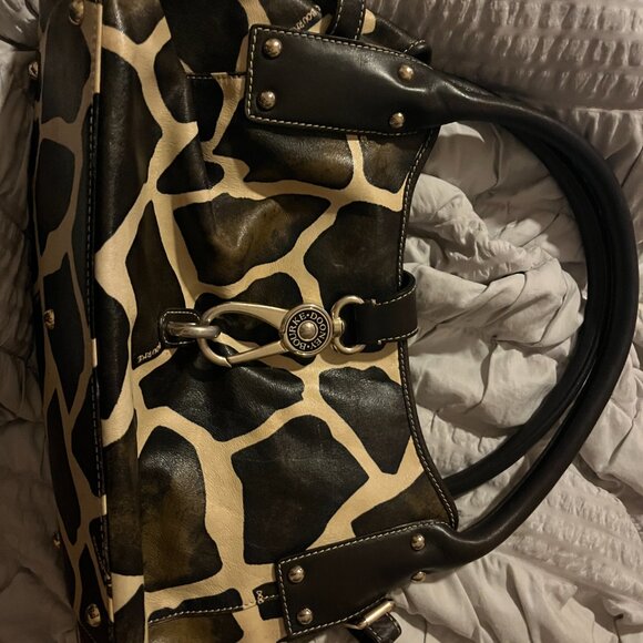 dooney & bourke giraffe print leather shoulder bag with a logo lock clasp. - Picture 4 of 4